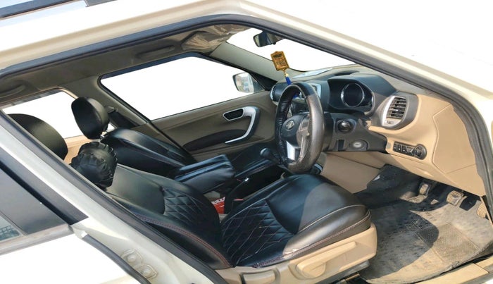 2015 Mahindra TUV300 T8, Diesel, Manual, 1,12,597 km, interior