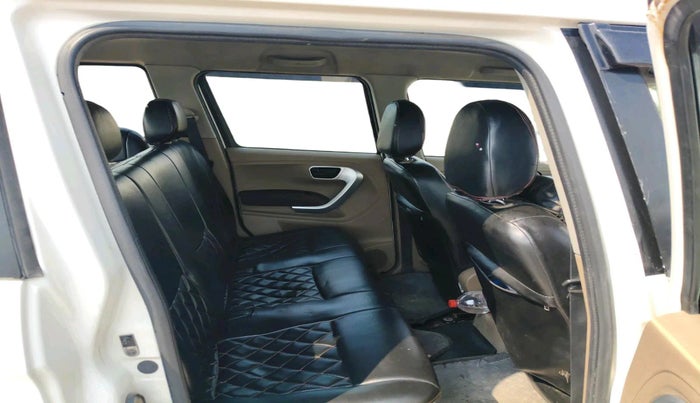 2015 Mahindra TUV300 T8, Diesel, Manual, 1,12,597 km, interior