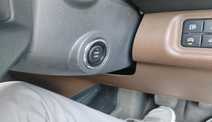 2025 Mahindra Thar Roxx AX7 L Diesel AT 4WD, Diesel, Automatic, 7,465 km, interior