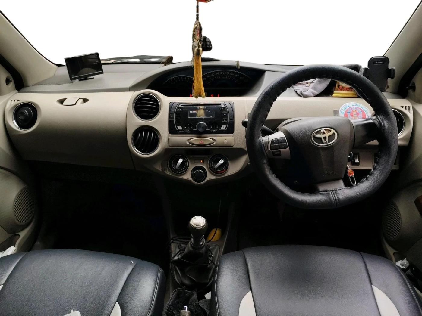 2014 Toyota Etios VD, Diesel, Manual, 1,19,874 km, interior