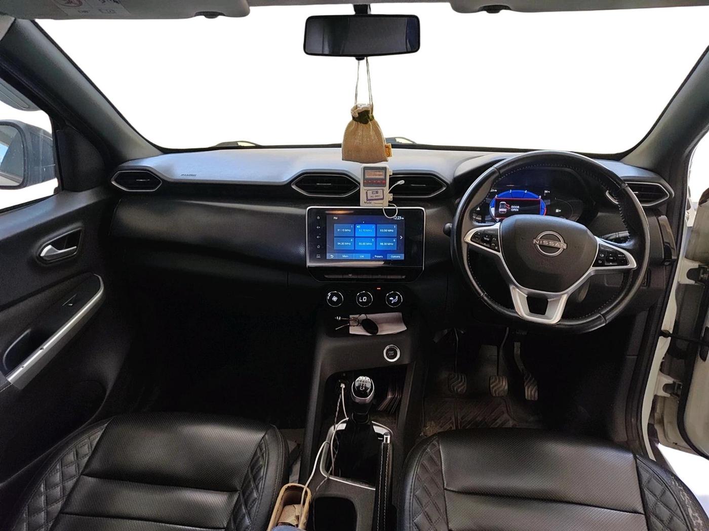 2022 Nissan MAGNITE XV PREMIUM, Petrol, Manual, 1,07,840 km, interior