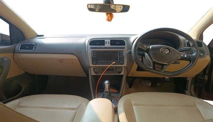 2016 Volkswagen Vento HIGHLINE 1.5 AT, Diesel, Automatic, 1,11,000 km, interior