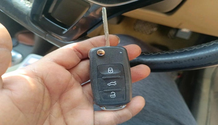 2016 Volkswagen Vento HIGHLINE 1.5 AT, Diesel, Automatic, 1,11,000 km, interior