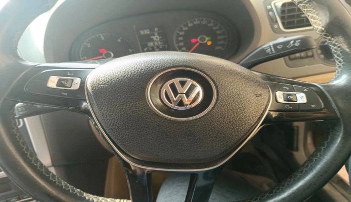 2016 Volkswagen Vento HIGHLINE 1.5 AT, Diesel, Automatic, 1,11,000 km, interior