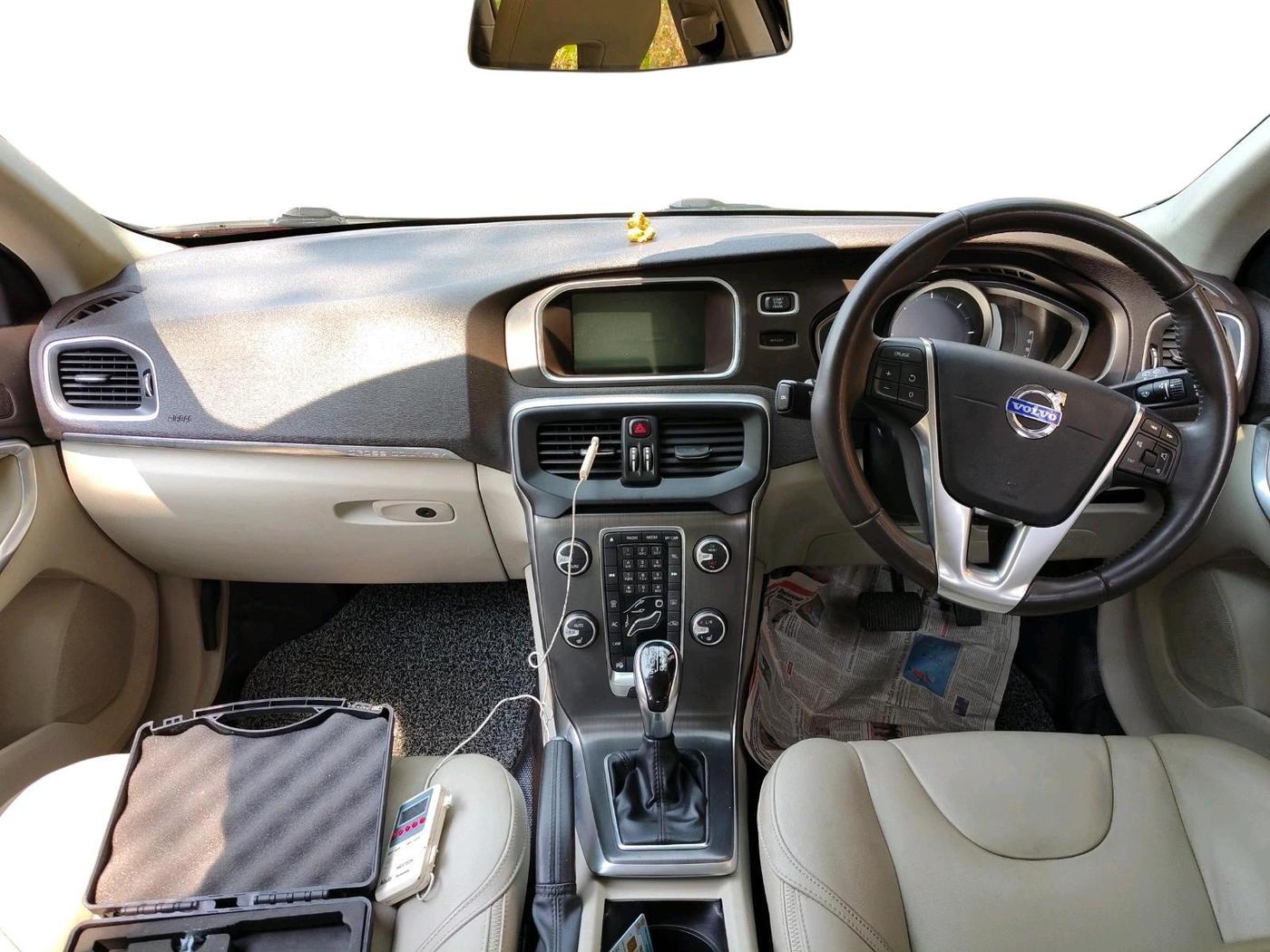 2013 Volvo V40 Cross Country D3, Diesel, Automatic, 44,054 km, interior