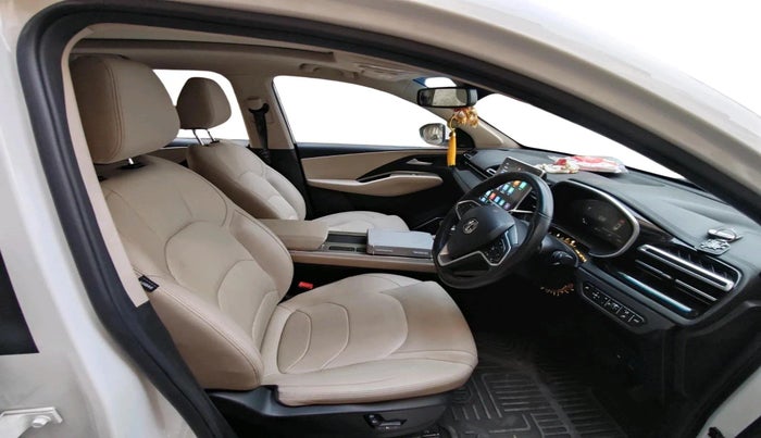 2024 MG HECTOR SAVVY PRO 1.5 TURBO CVT PETROL, Petrol, Automatic, 18,460 km, interior