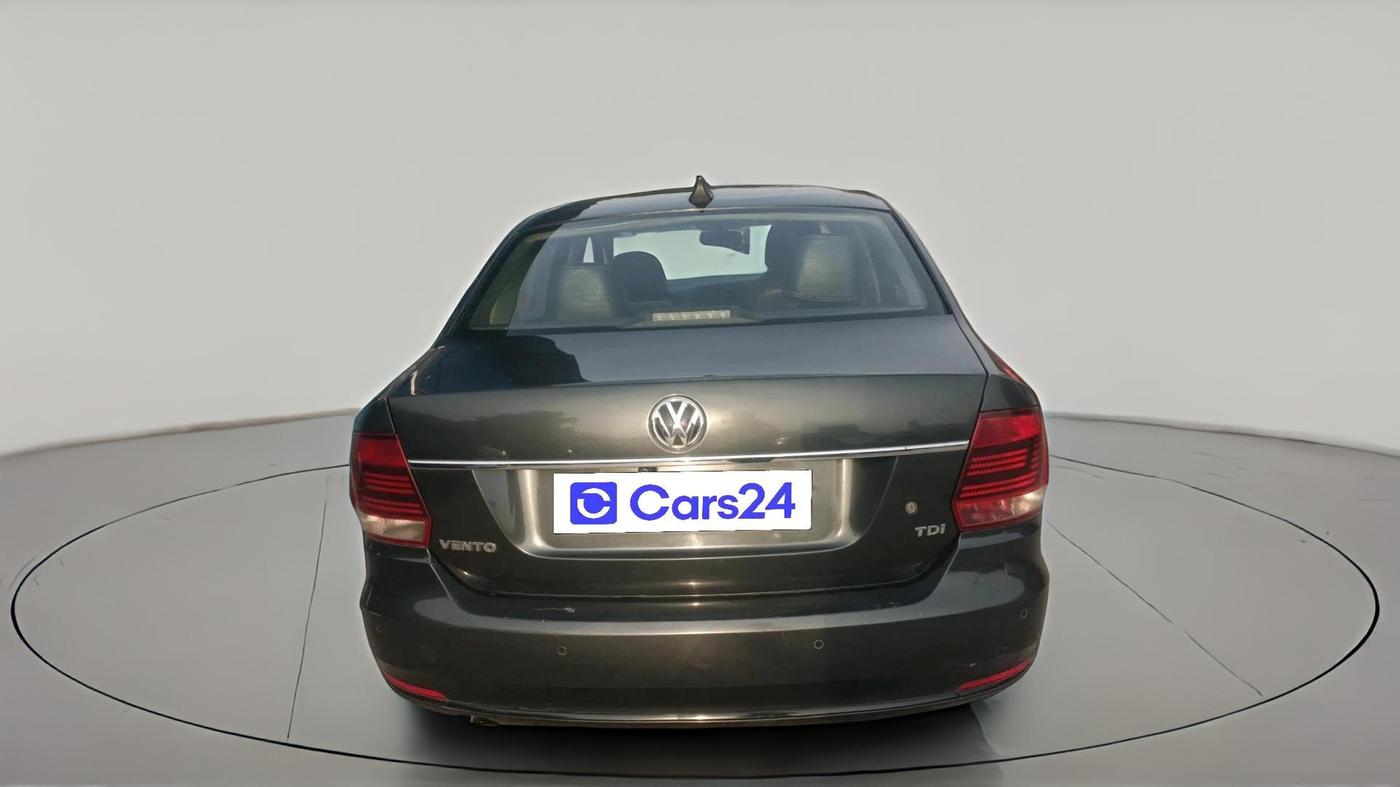 2016 Volkswagen Vento COMFORTLINE 1.5 AT, Diesel, Automatic, 1,84,963 km, exterior