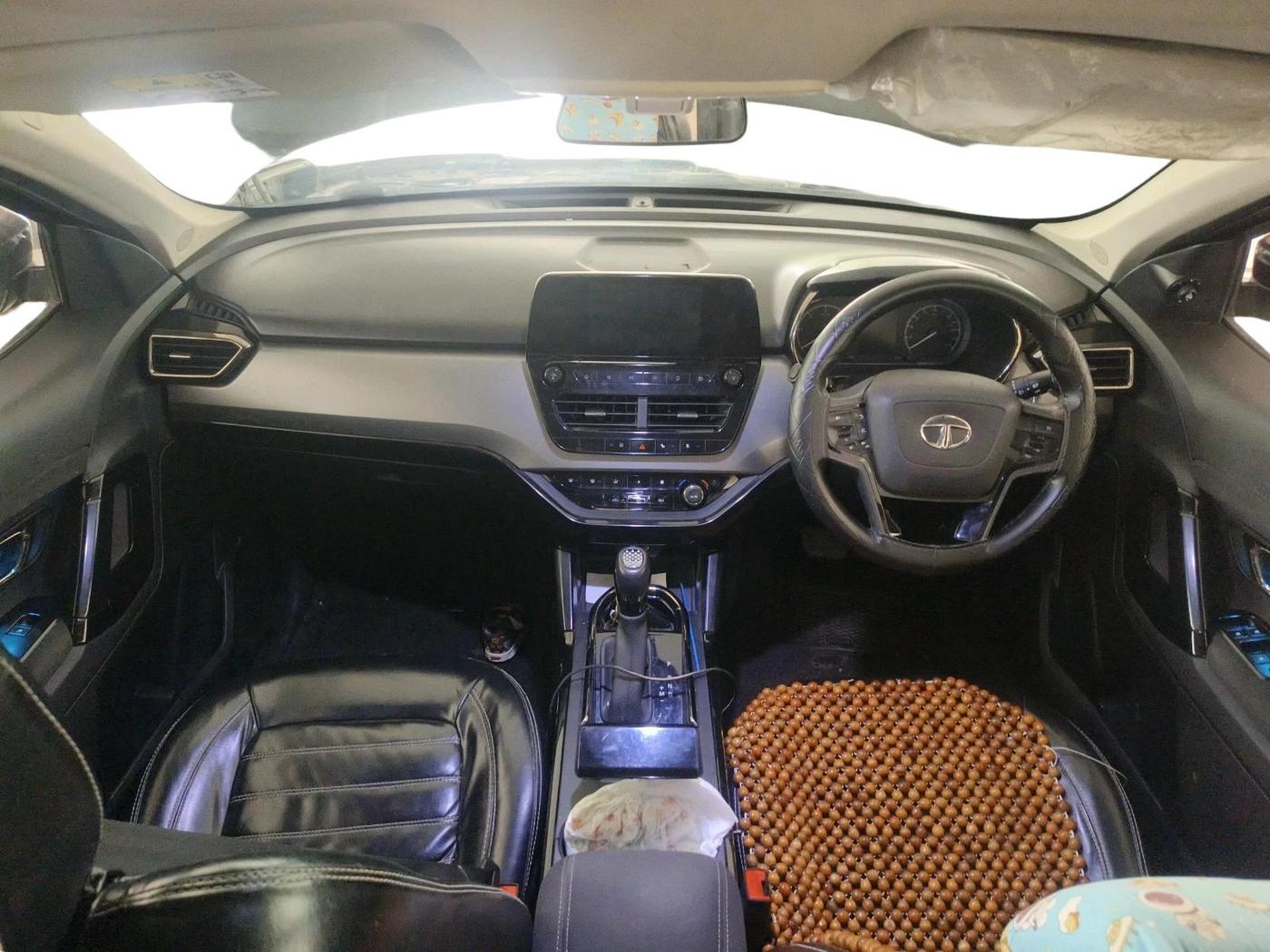 2022 Tata Safari XTA PLUS, Diesel, Automatic, 91,535 km, interior