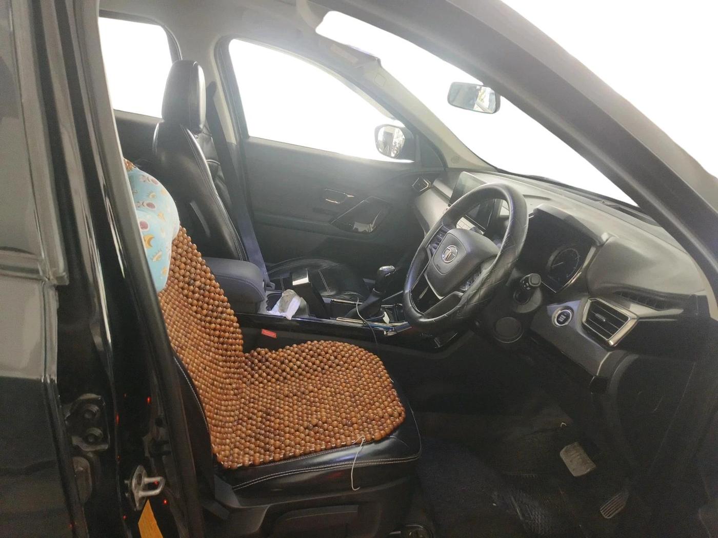 2022 Tata Safari XTA PLUS, Diesel, Automatic, 91,535 km, interior