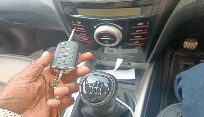 2023 Mahindra XUV300 W8 (O) 1.2 PETROL, Petrol, Manual, 6,252 km, interior