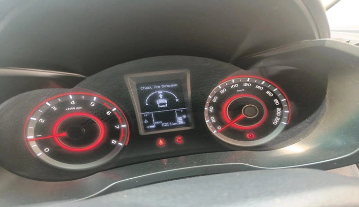 2023 Mahindra XUV300 W8 (O) 1.2 PETROL, Petrol, Manual, 6,252 km, interior