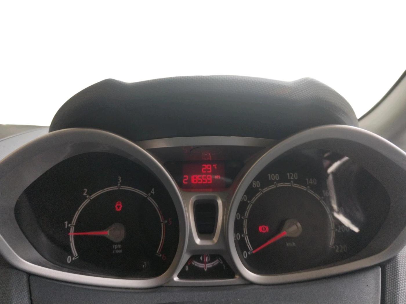 2011 Ford Fiesta STYLE DIESEL, Diesel, Manual, 2,18,559 km, interior