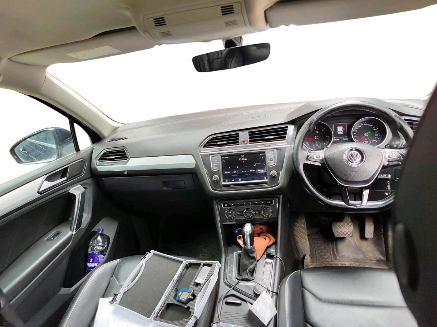 2017 Volkswagen TIGUAN COMFORTLINE TDI AT, Diesel, Automatic, 2,13,499 km, interior