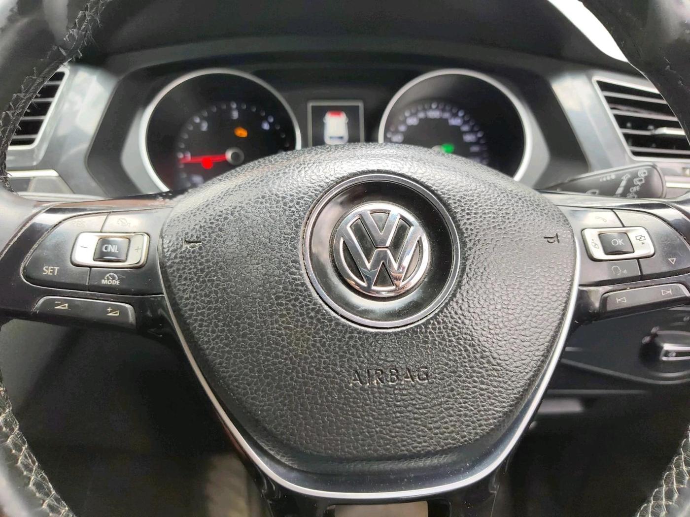 2017 Volkswagen TIGUAN COMFORTLINE TDI AT, Diesel, Automatic, 2,13,499 km, interior