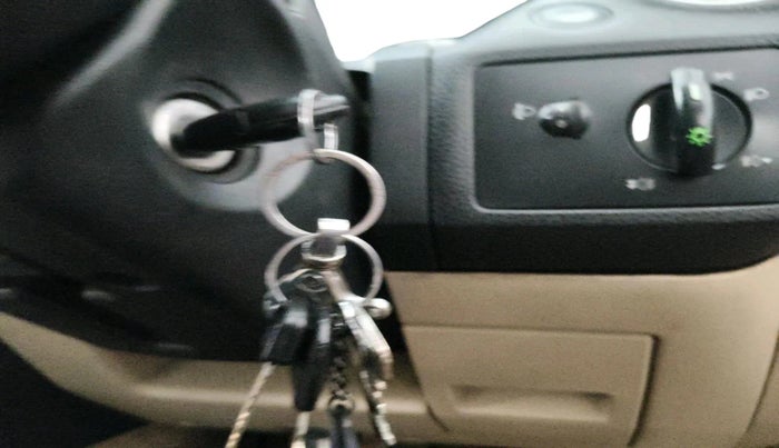 2010 Ford Fiesta SXI 1.4 DIESEL ABS, Diesel, Manual, 2,06,364 km, interior