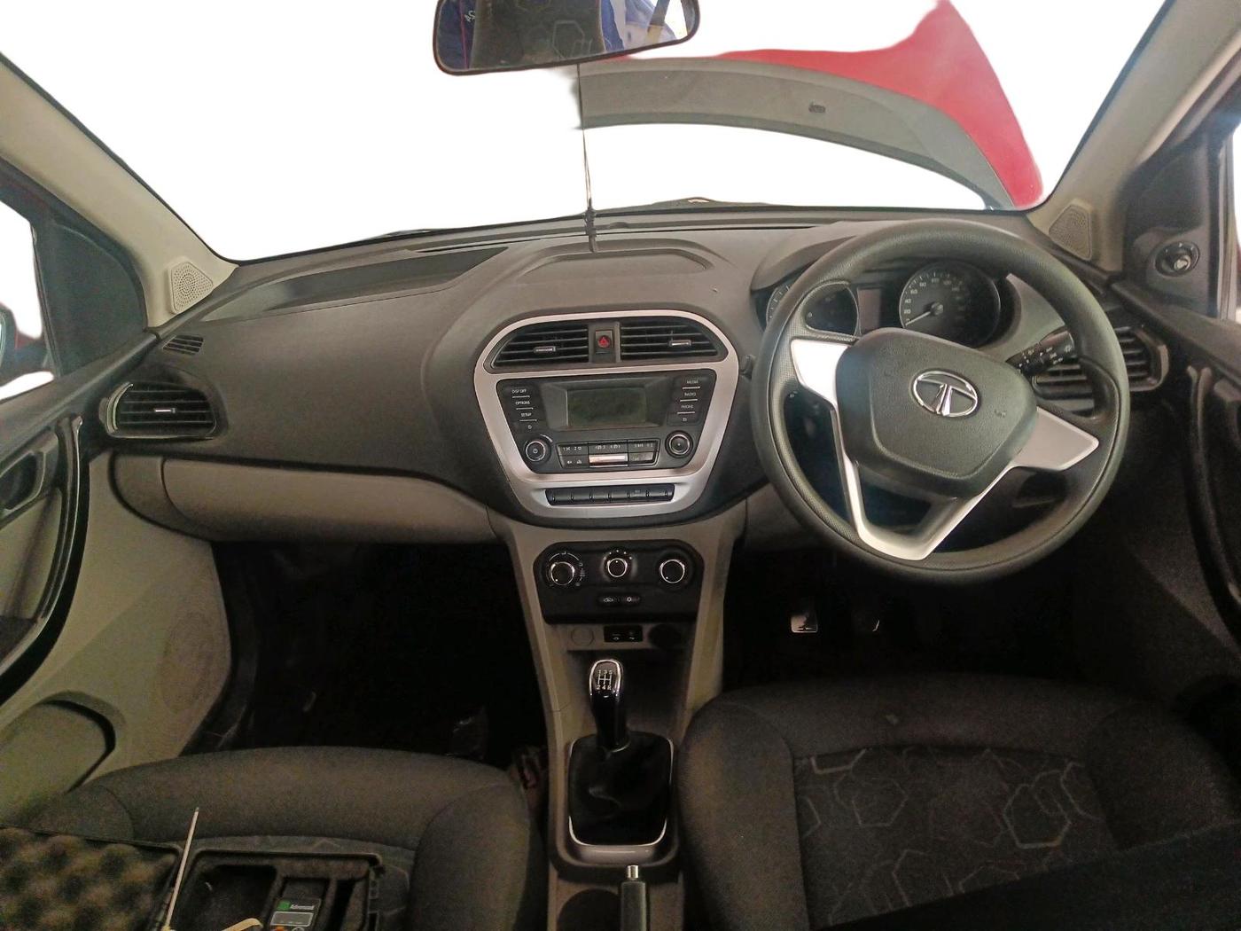 2017 Tata Tiago XT PETROL, Petrol, Manual, 1,29,758 km, interior