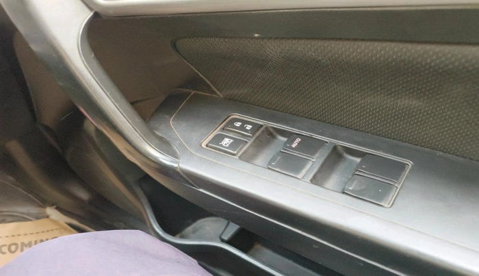 2019 Maruti Vitara Brezza ZDI, Diesel, Manual, 94,199 km, interior