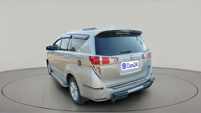 2016 Toyota Innova Crysta 2.4 VX 7 STR, Diesel, Manual, 1,34,000 km, exterior