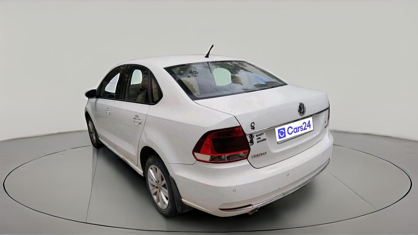2017 Volkswagen Vento HIGHLINE PETROL AT, Petrol, Automatic, 1,27,589 km, exterior
