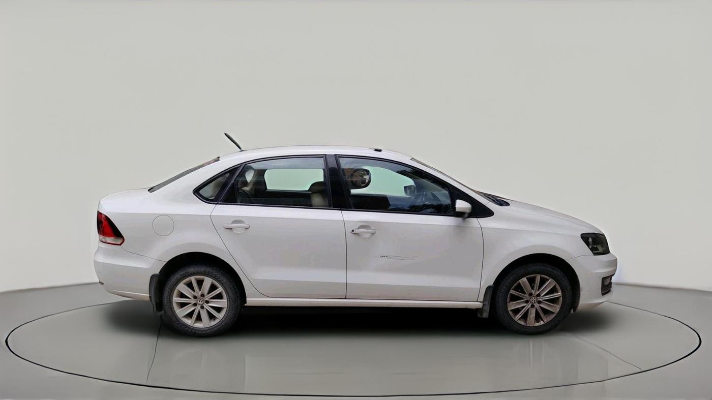 2017 Volkswagen Vento HIGHLINE PETROL AT, Petrol, Automatic, 1,27,589 km, exterior