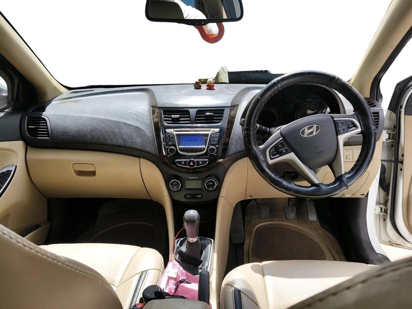 2013 Hyundai Verna FLUIDIC 1.6 VTVT SX, Petrol, Manual, 43,349 km, interior