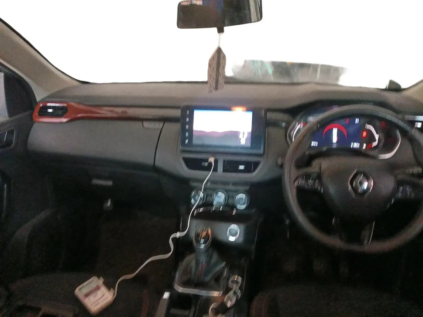 2022 Renault Kiger RXZ MT, Petrol, Manual, 34,119 km, interior