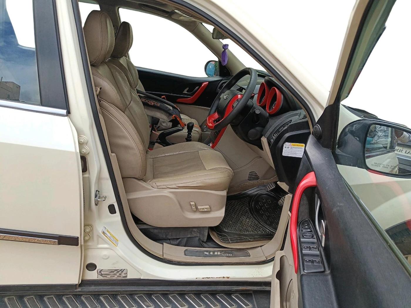 2015 Mahindra XUV500 W10, Diesel, Manual, 73,237 km, interior