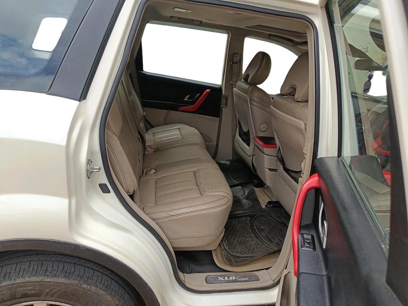 2015 Mahindra XUV500 W10, Diesel, Manual, 73,237 km, interior