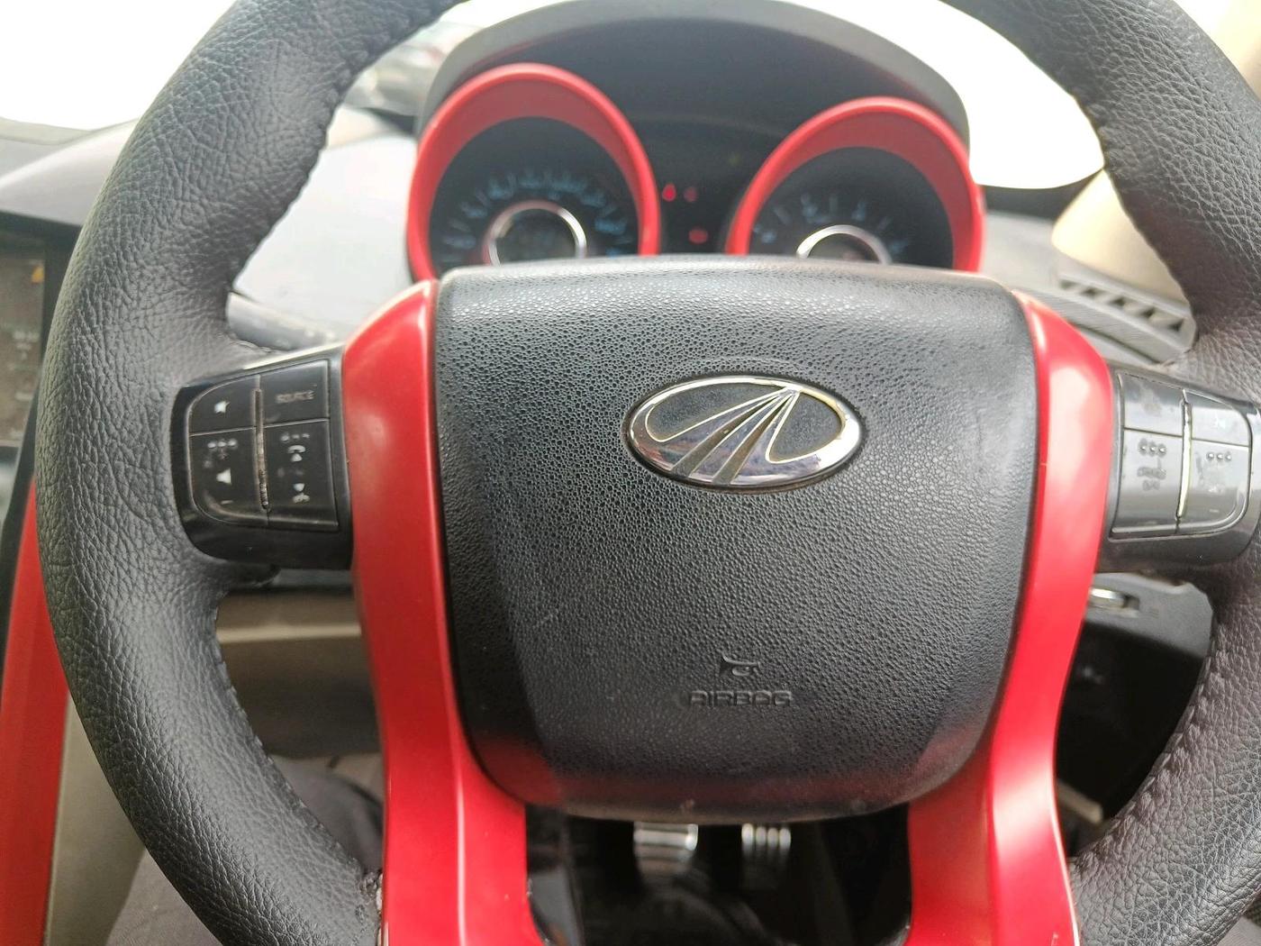 2015 Mahindra XUV500 W10, Diesel, Manual, 73,237 km, interior