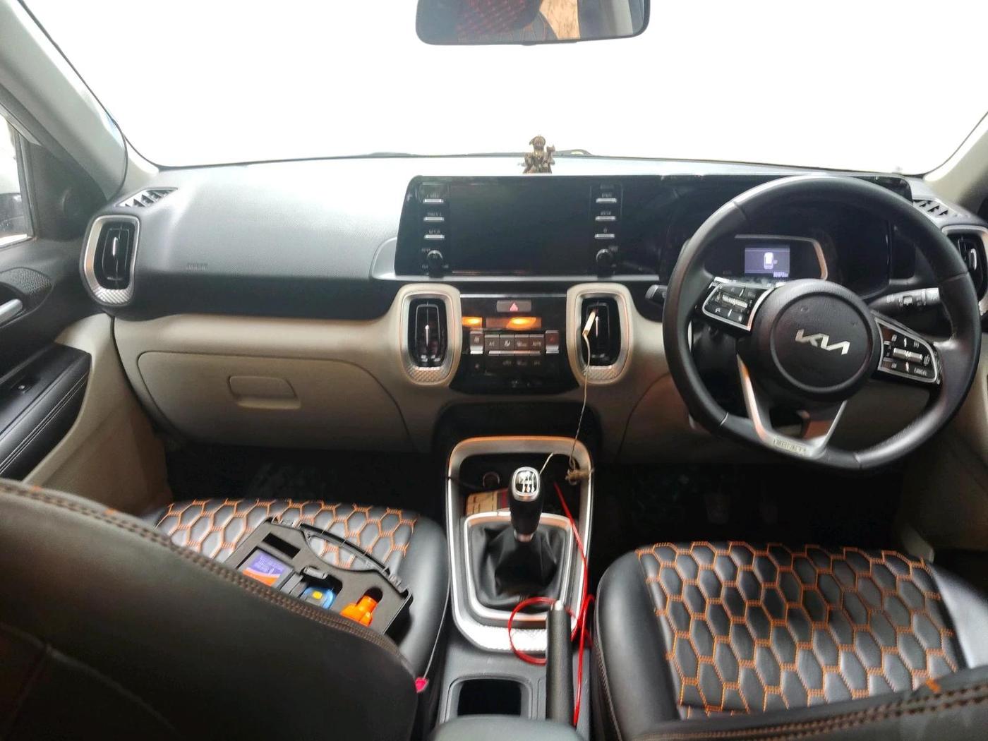 2021 KIA SONET HTX 1.0 IMT, Petrol, Manual, 32,972 km, interior