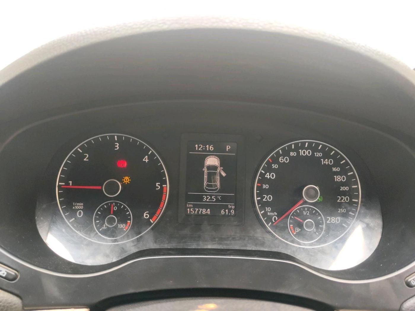 2011 Volkswagen Jetta HIGHLINE TDI AT, Diesel, Automatic, 1,57,784 km, interior