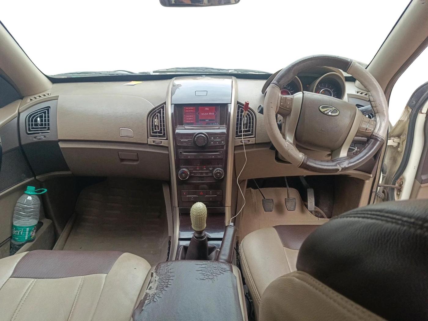 2014 Mahindra XUV500 W8, Diesel, Manual, 1,48,696 km, interior