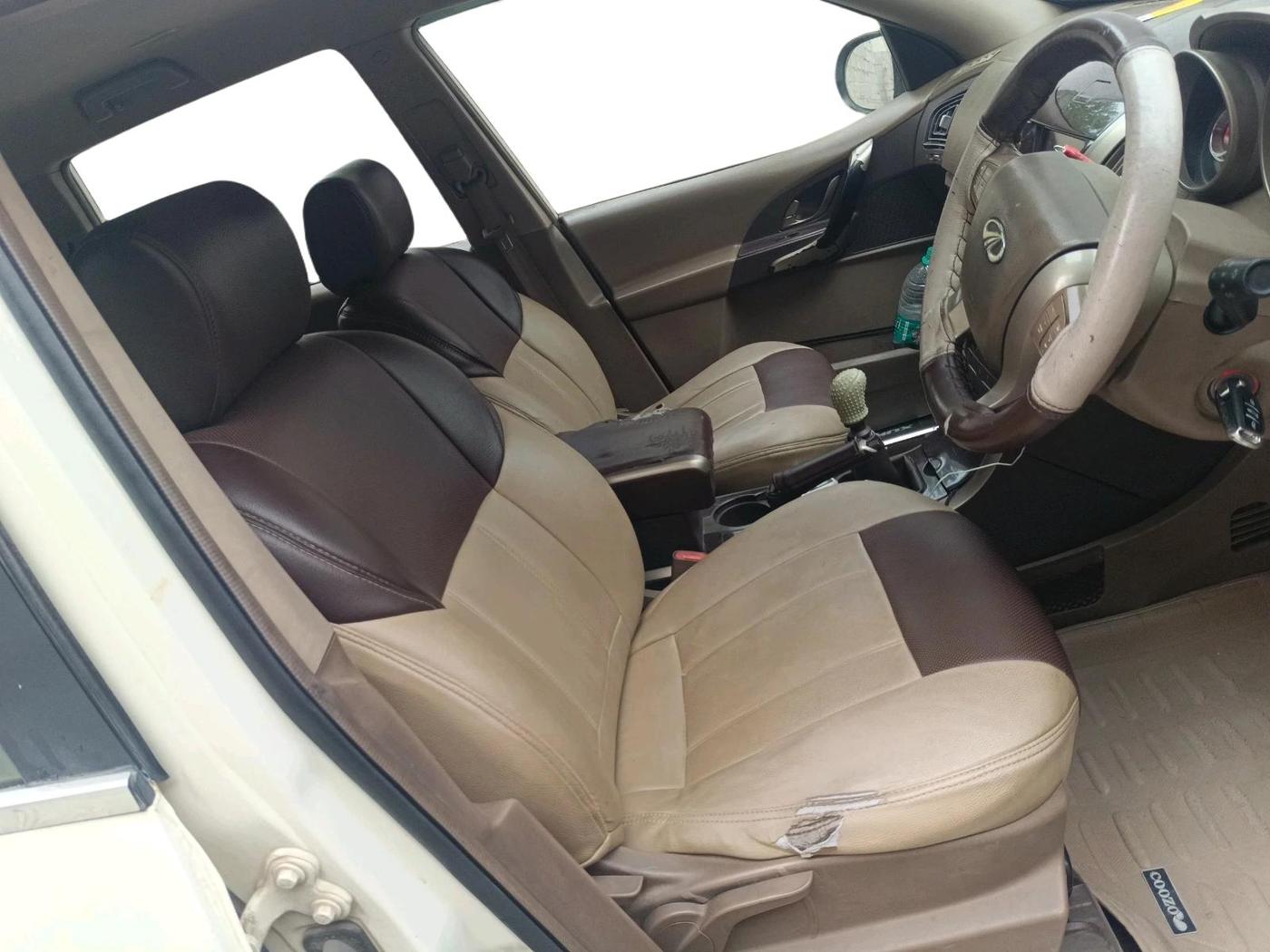 2014 Mahindra XUV500 W8, Diesel, Manual, 1,48,696 km, interior