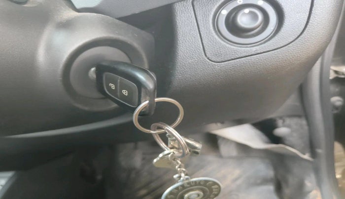 2021 Renault Kwid RXT 1.0 (O), Petrol, Manual, 20,610 km, interior