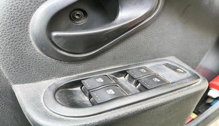 2012 Renault Duster 85 PS RXL DIESEL, Diesel, Manual, 1,36,369 km, interior