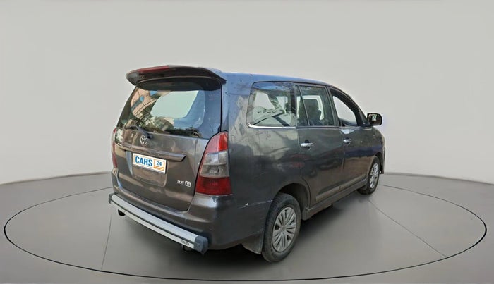 2012 Toyota Innova 2.5 G 8 STR, Diesel, Manual, 4,29,646 km, exterior