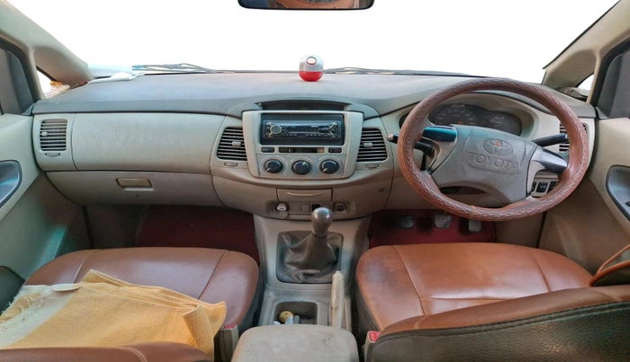 2012 Toyota Innova 2.5 G 8 STR, Diesel, Manual, 4,29,646 km, interior