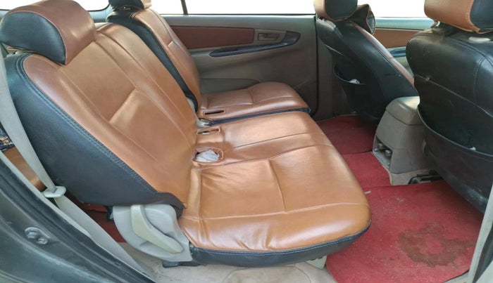 2012 Toyota Innova 2.5 G 8 STR, Diesel, Manual, 4,29,646 km, interior