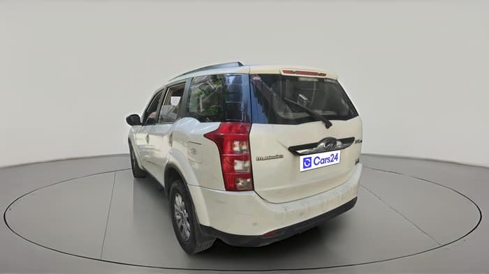 2017 Mahindra XUV500 W10 AT, Diesel, Automatic, 1,59,609 km, exterior