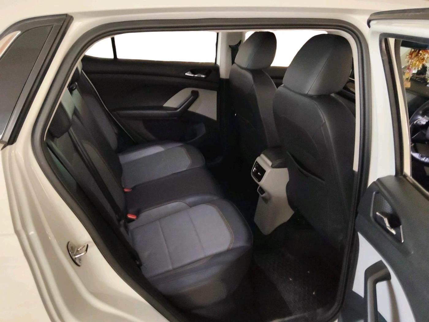 2023 Skoda KUSHAQ STYLE 1.0L TSI MT, Petrol, Manual, 34,984 km, interior