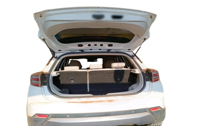 2024 Mahindra XUV400 EL Pro 39.4 KWH, Electric, Automatic, 29,873 km, exterior