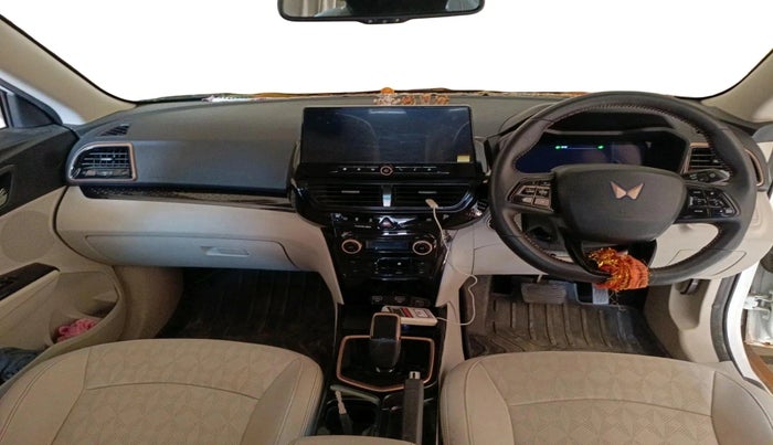 2024 Mahindra XUV400 EL Pro 39.4 KWH, Electric, Automatic, 29,873 km, interior