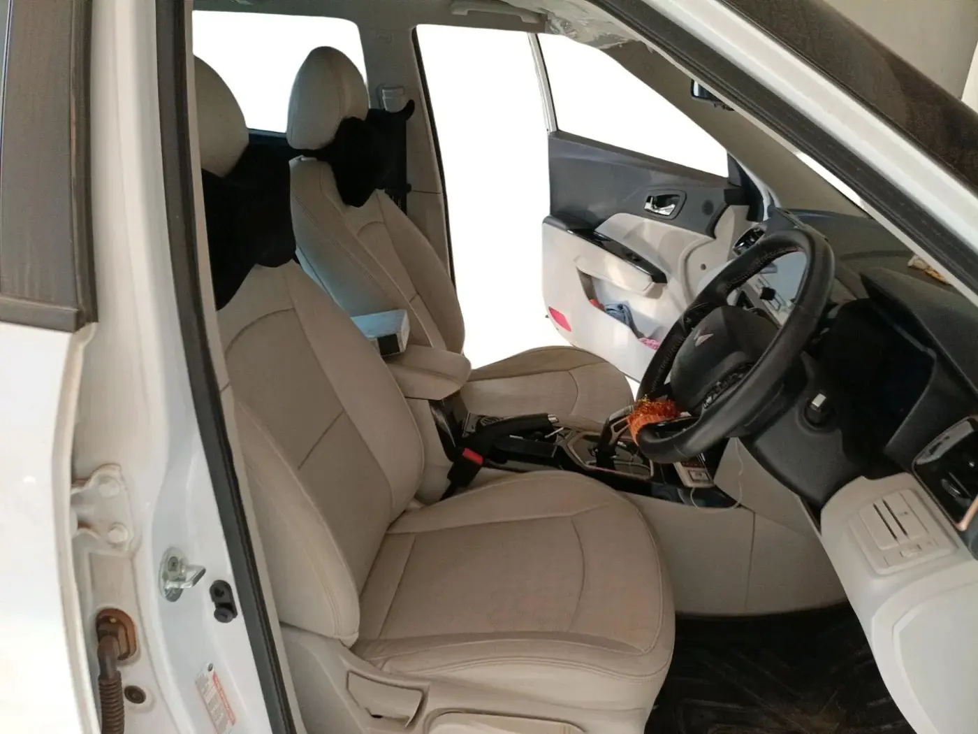 2024 Mahindra XUV400 EL Pro 39.4 KWH, Electric, Automatic, 29,873 km, interior