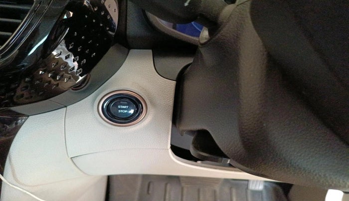 2024 Mahindra XUV400 EL Pro 39.4 KWH, Electric, Automatic, 29,873 km, interior