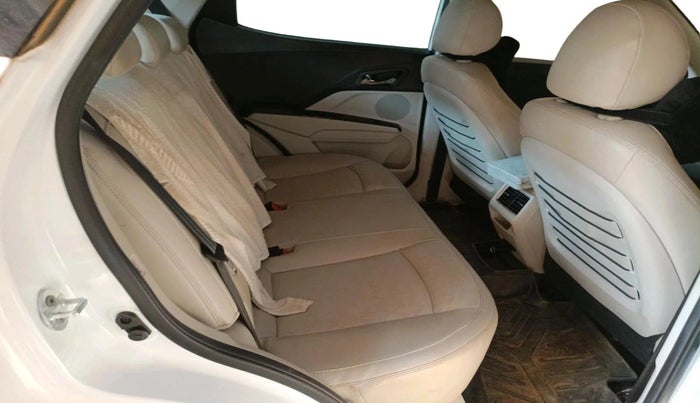 2024 Mahindra XUV400 EL Pro 39.4 KWH, Electric, Automatic, 29,873 km, interior