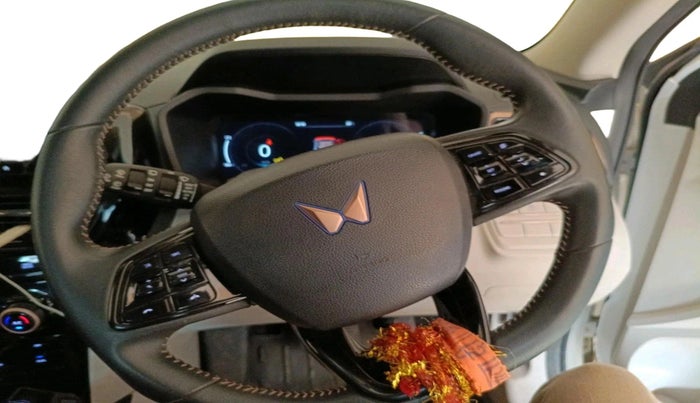 2024 Mahindra XUV400 EL Pro 39.4 KWH, Electric, Automatic, 29,873 km, interior