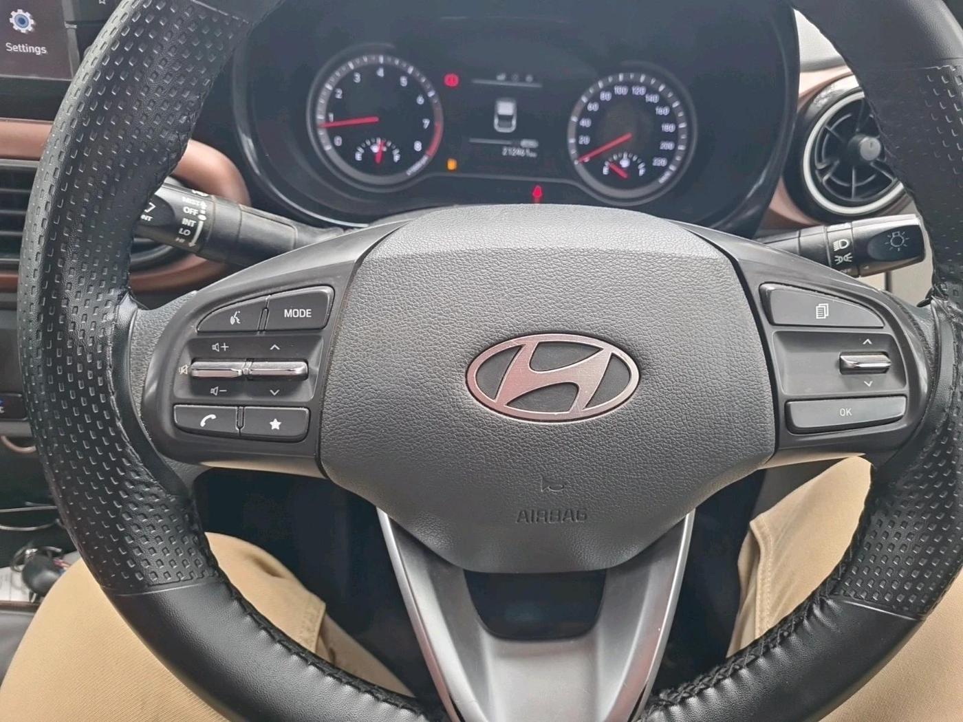 2023 Hyundai AURA SX 1.2 CNG, CNG, Manual, 2,12,461 km, interior