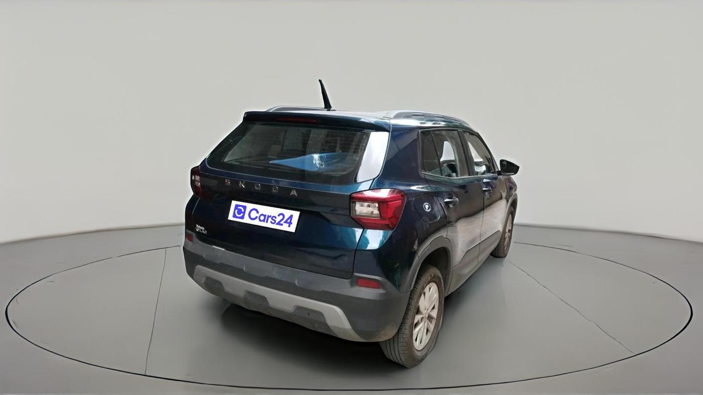 2025 Skoda Kylaq Signature AT, Petrol, Automatic, 13,617 km, exterior