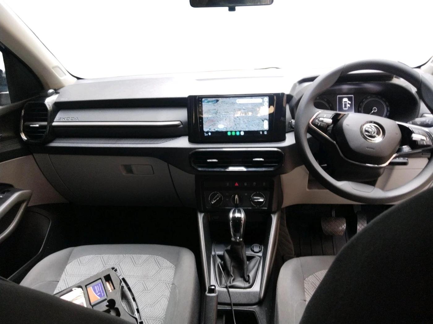 2025 Skoda Kylaq Signature AT, Petrol, Automatic, 13,617 km, interior