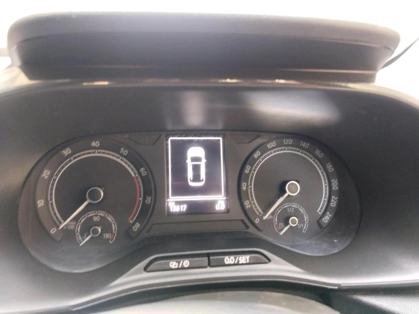 2025 Skoda Kylaq Signature AT, Petrol, Automatic, 13,617 km, interior
